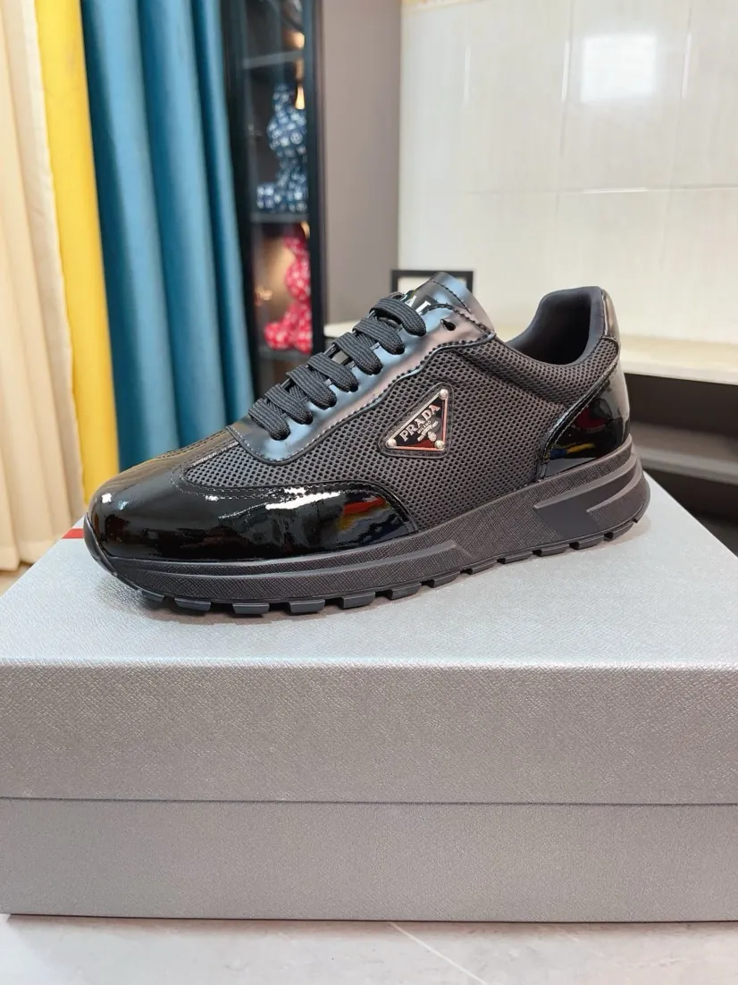 Men's shoes 💰600🌹🌹High-quality new Prada counters are launched simultaneously. The new men's shoes and 😘fabrics are selected from imported mesh and glue-spraying technology. Imported cowhide lining. 👍🏿High-end☄️Open-molded non-slip rubber outsole, exquisite lines, simple and elegant, comfortable and high-end for leisure travel. Code number: 38 to 44